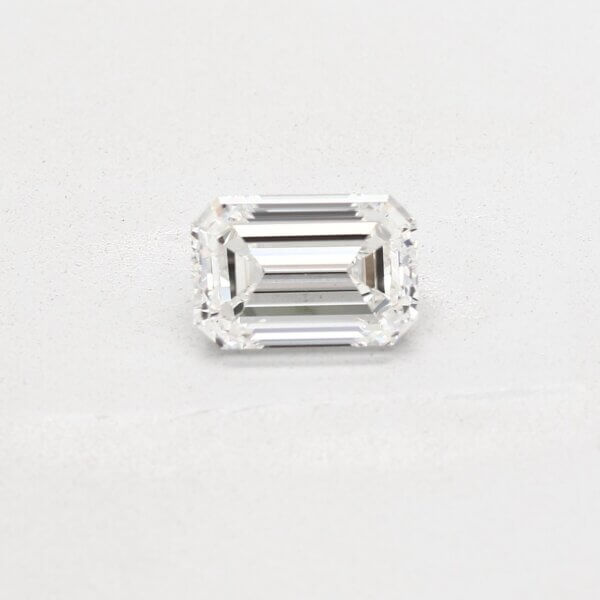 0.91 Carat Emerald Natural Diamond
