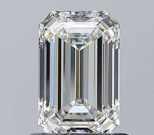 0.92 Carat Emerald Natural Diamond